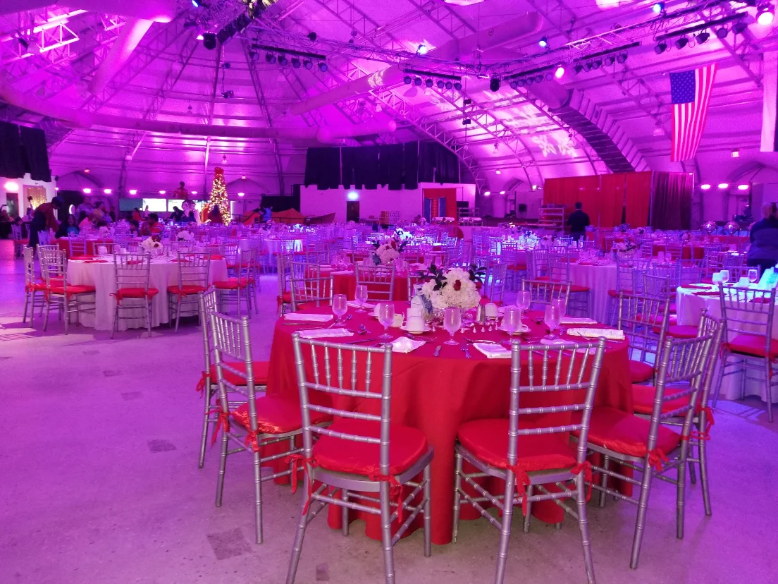 corporate event in Miami with enclosed tent, catering line and staging — 6