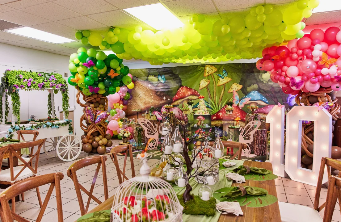 kids birthday party with bounce house, characters and cotton candy in Miami — 5